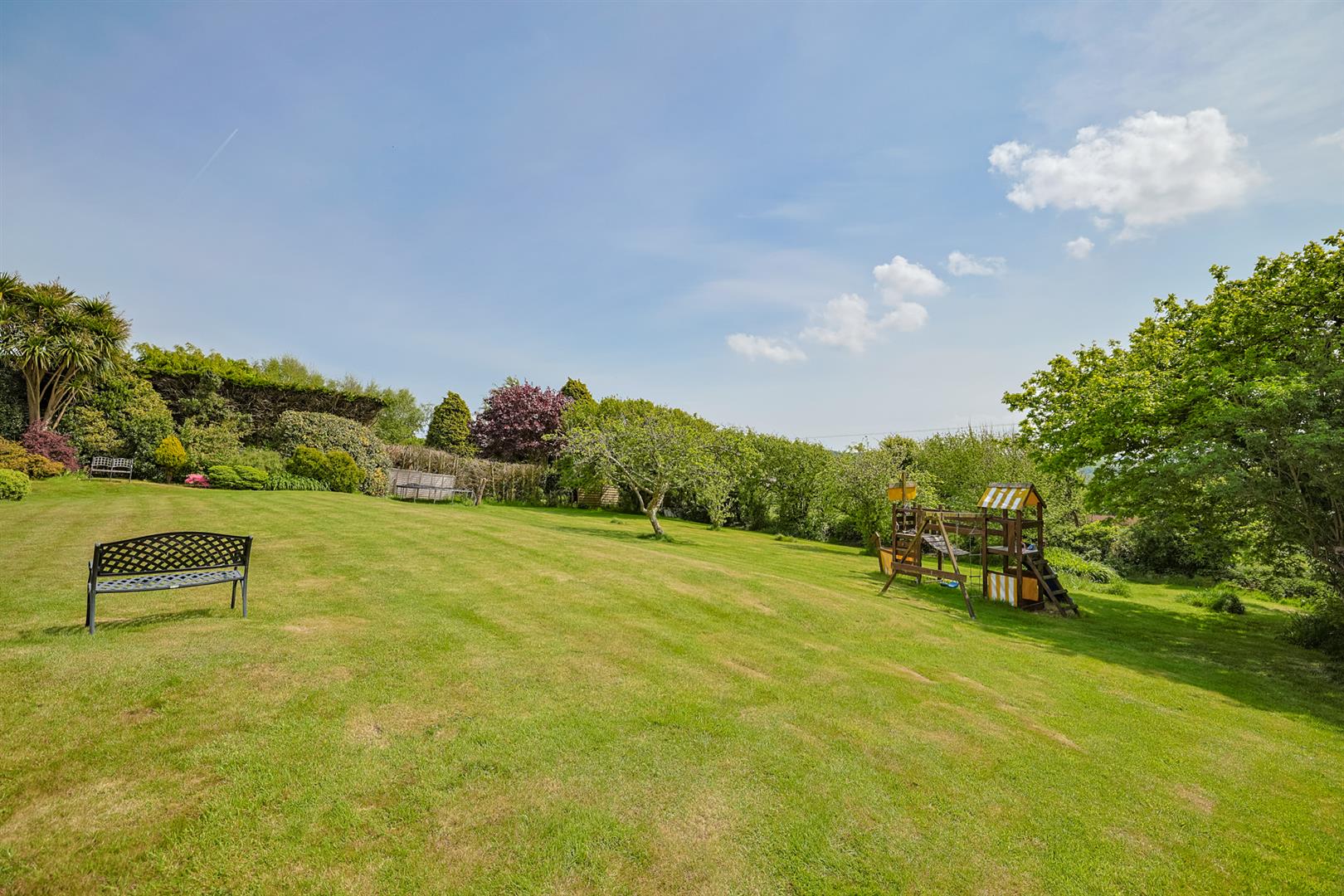 Misty Hills Close, Three Crosses, Swansea, SA4 3JF